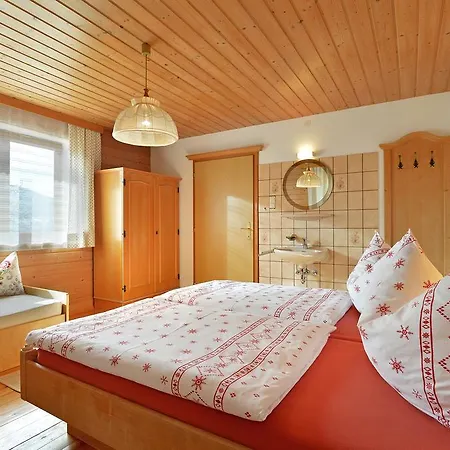 Gugghof Apartment *