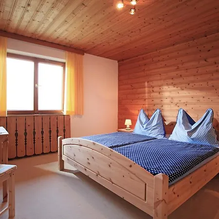 Gugghof Apartment *